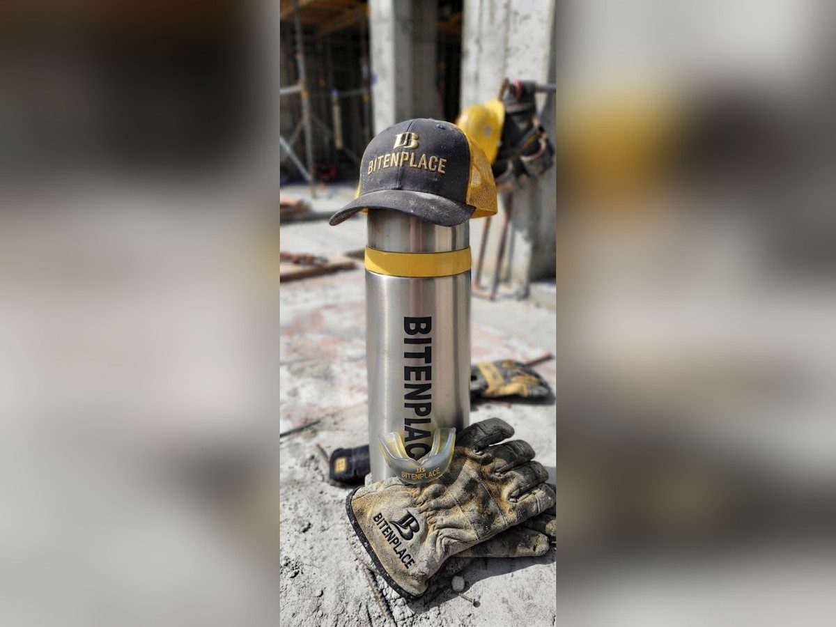 Le Pack BITENPLACE : thermos, casquette, gants et protège-dents
